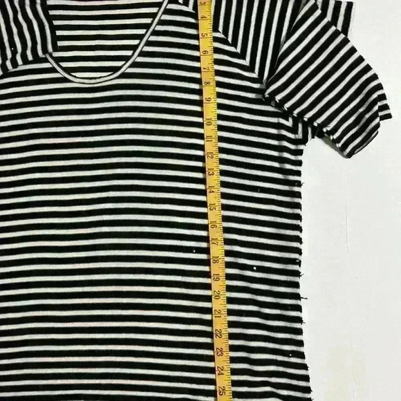 Two by Vince Camuto Black & White Sequined Striped Top - Picture 3 of 7